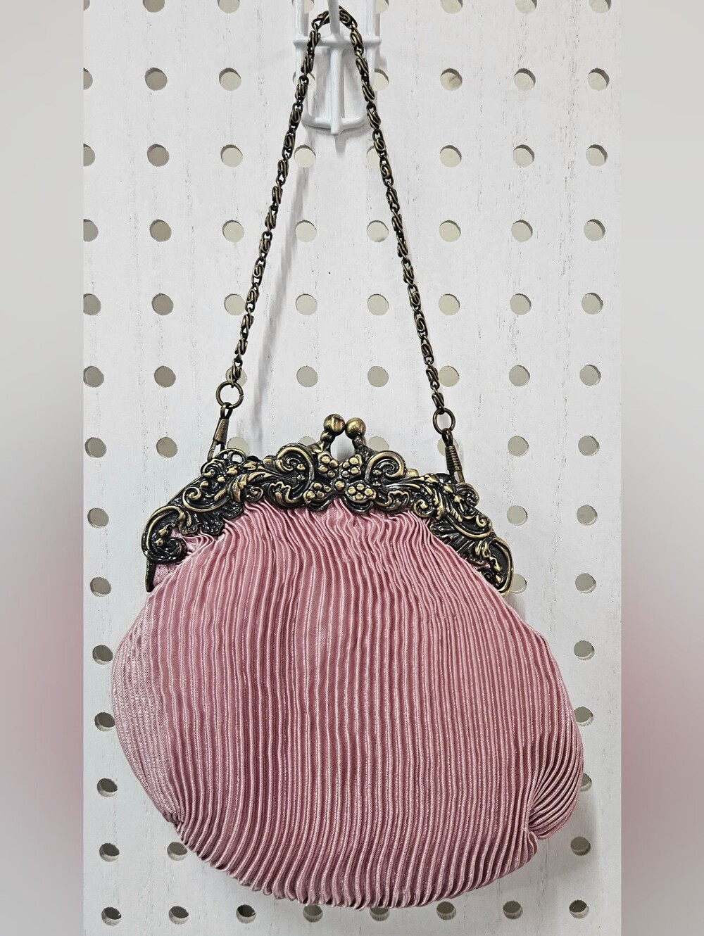 Ornate Antique-Style Pink Pleated Evening Clutch with Chain